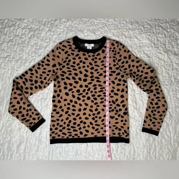 Halston Leopard Print Crew Neck Sweater Size S Animal Print Soft Luxe Pullover - Picture 8 of 9